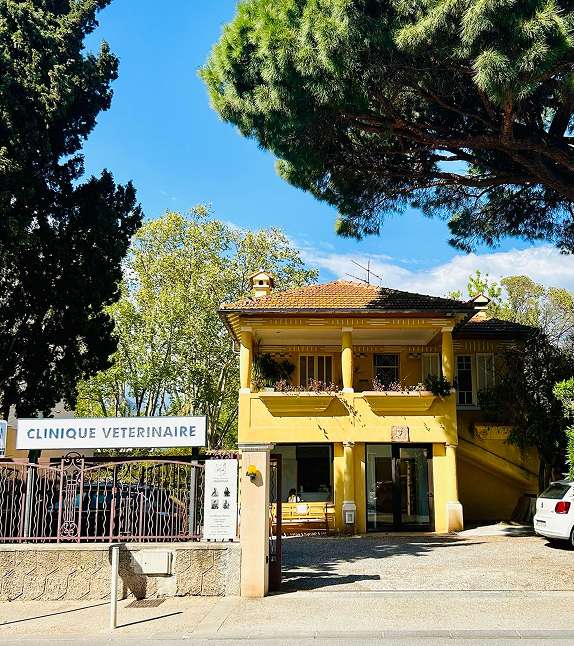 Extérieur clinique vétérinaire Pradetane Extérieur clinique vétérinaire Pradetane
